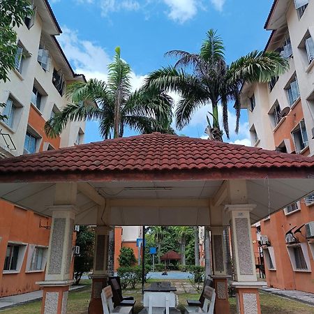 M.Fr Homestay Pangsapuri Putra Damai Putrajaya Extérieur photo