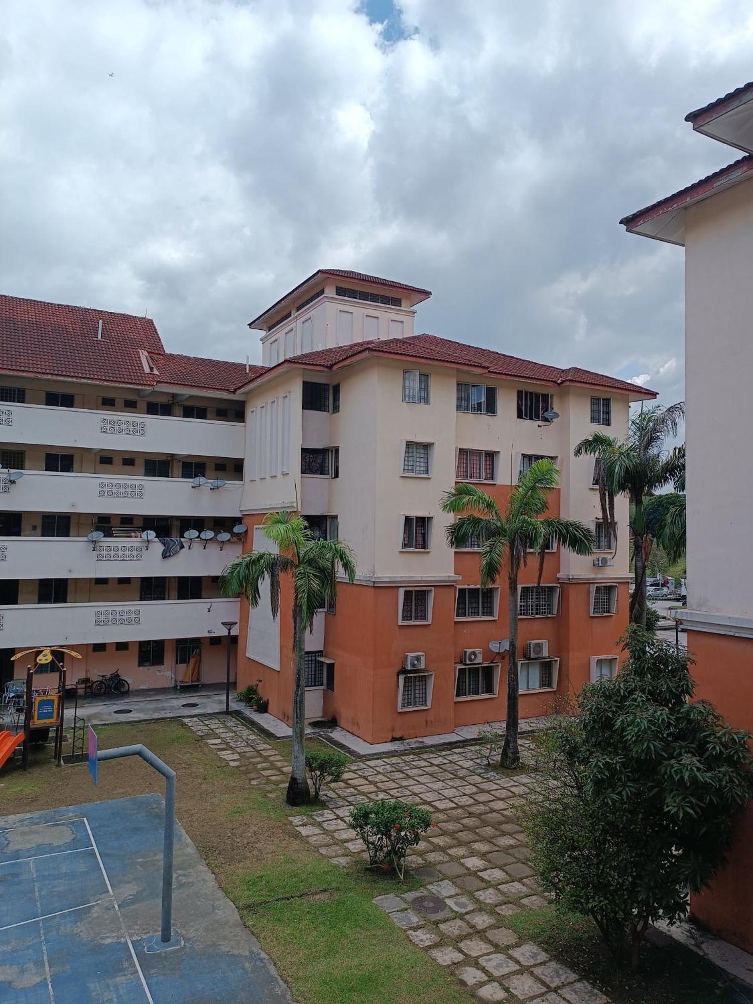 M.Fr Homestay Pangsapuri Putra Damai Putrajaya Extérieur photo