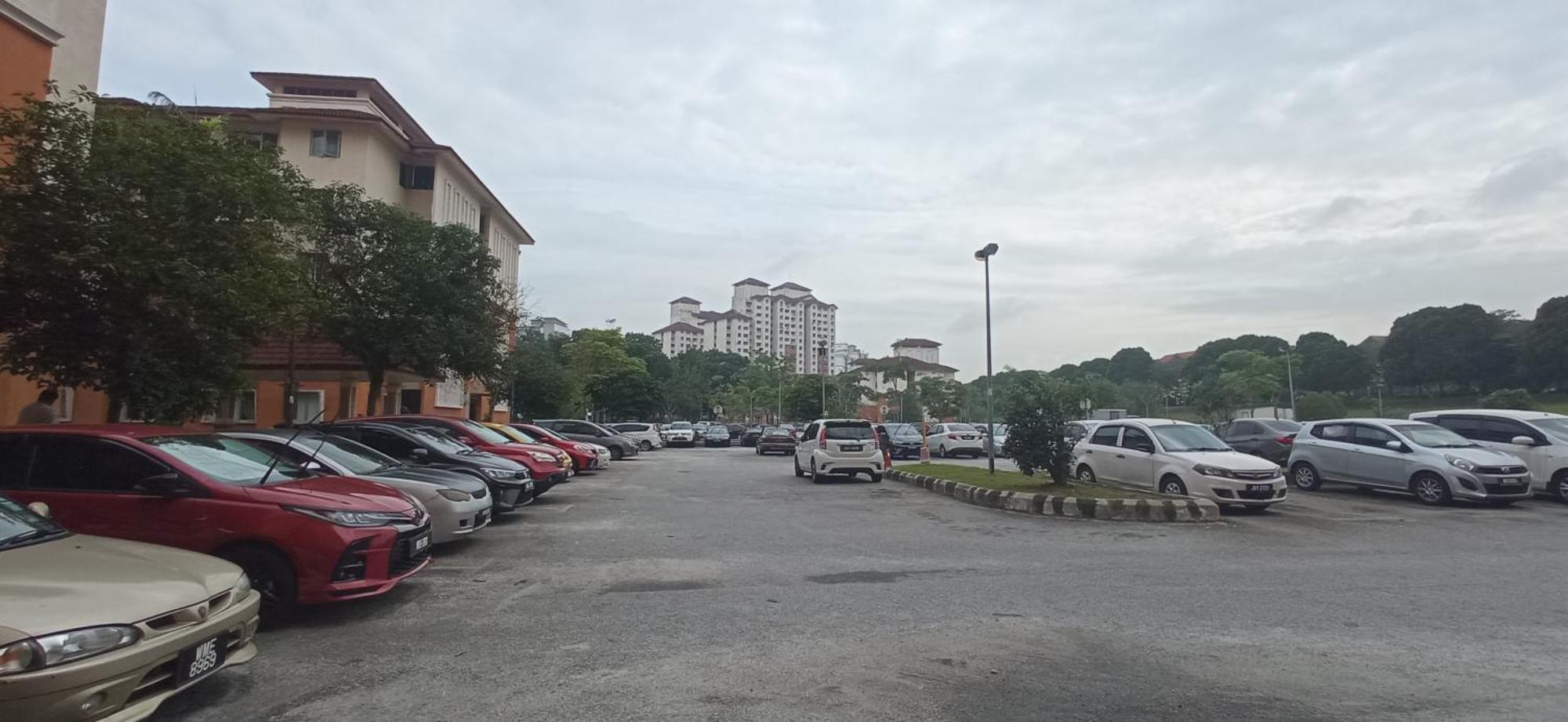M.Fr Homestay Pangsapuri Putra Damai Putrajaya Extérieur photo